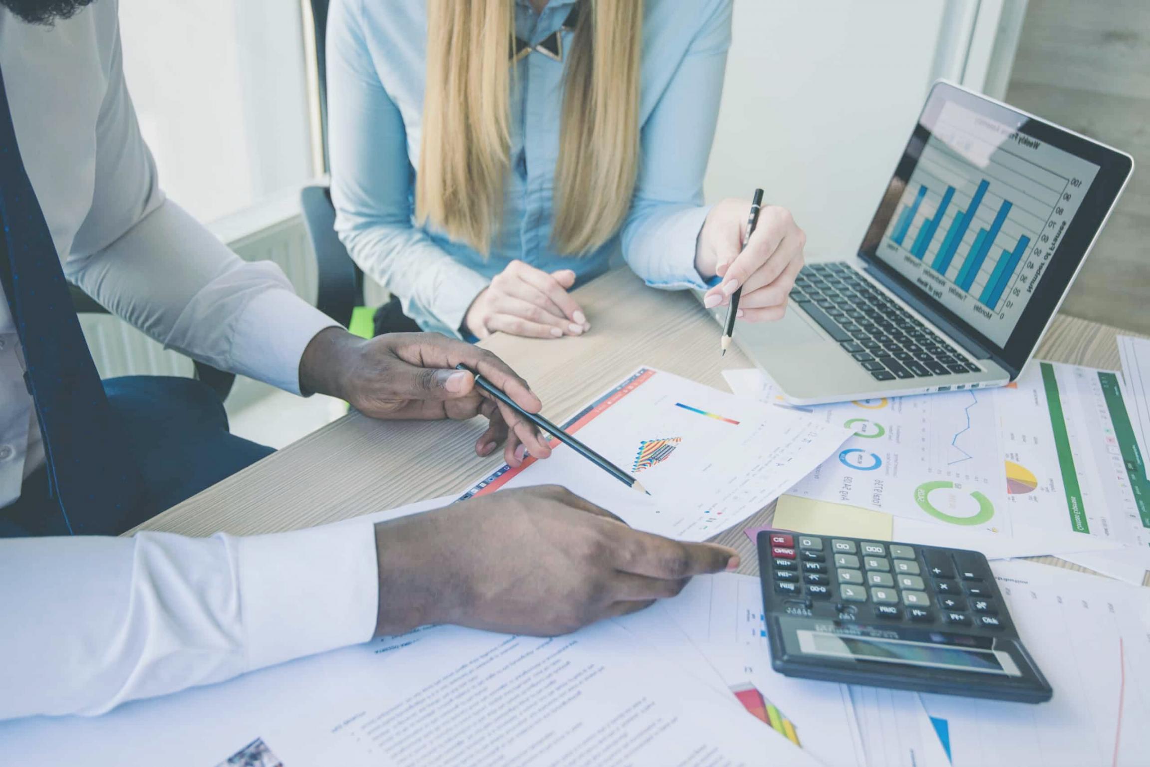 Expert discussing budget strategy at a planning session